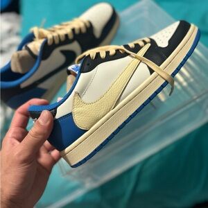 Brand new: Jordan 1 Retro Low OG SP
Fragment x Travis Scott size 10